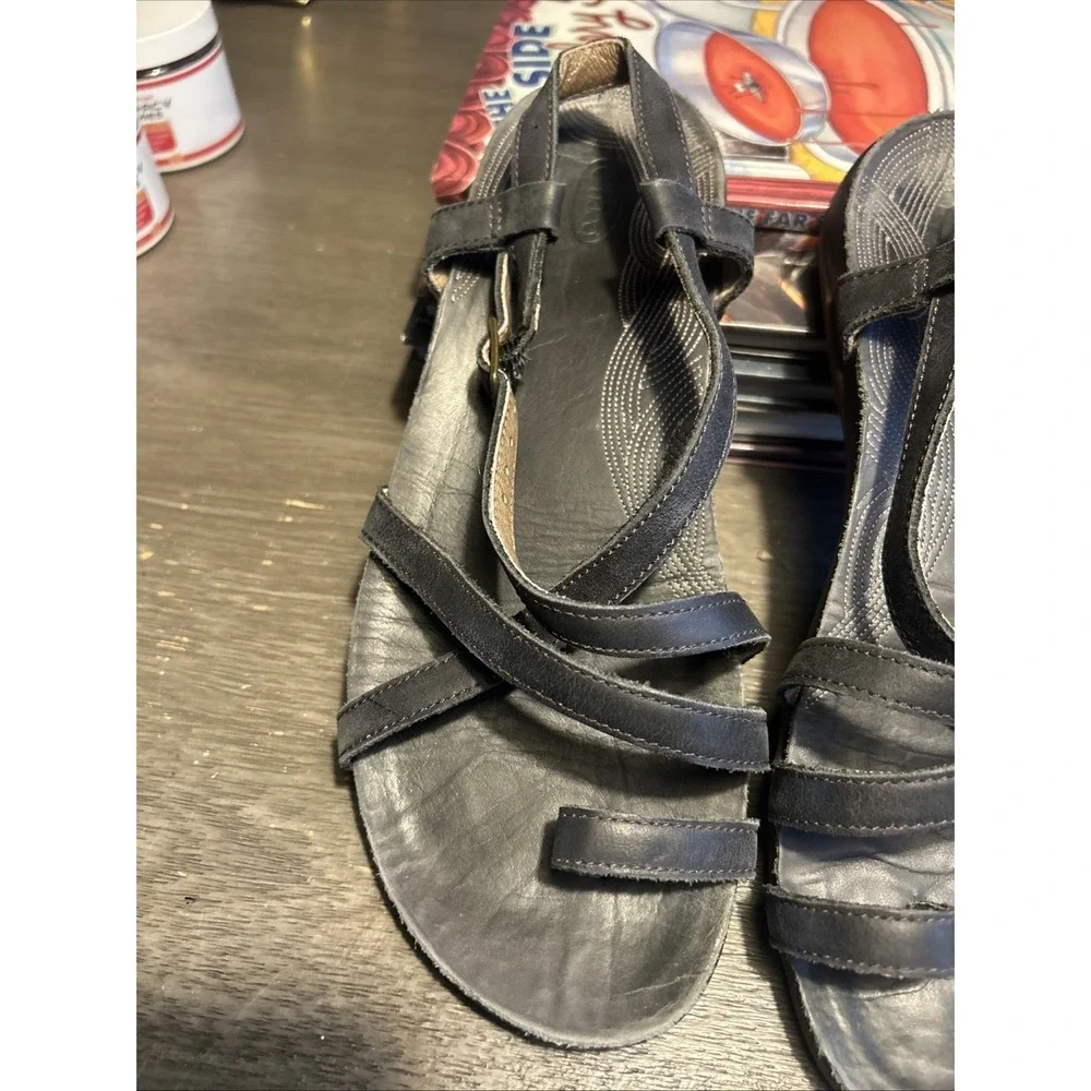 Chaco All Leather Sandals Toe Loop Strappy Buckle Sandals Shoes Sz 8 - Picture 4 of 14